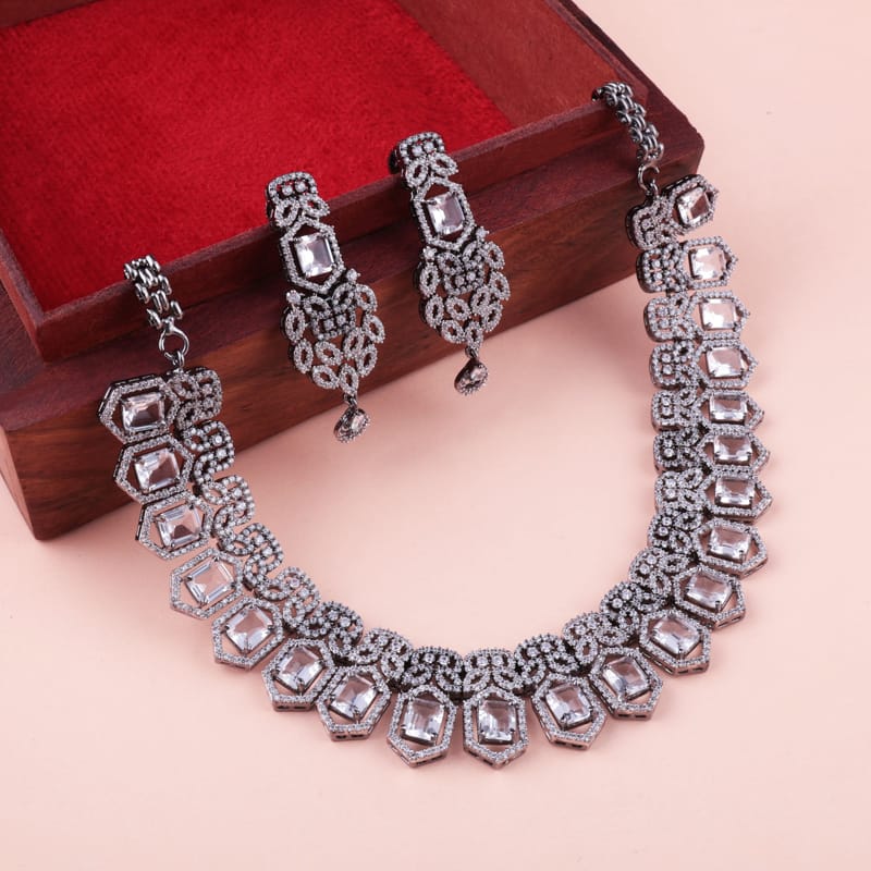 Classic Pentagon Necklace Set