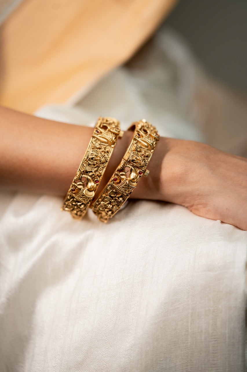 BANGLES