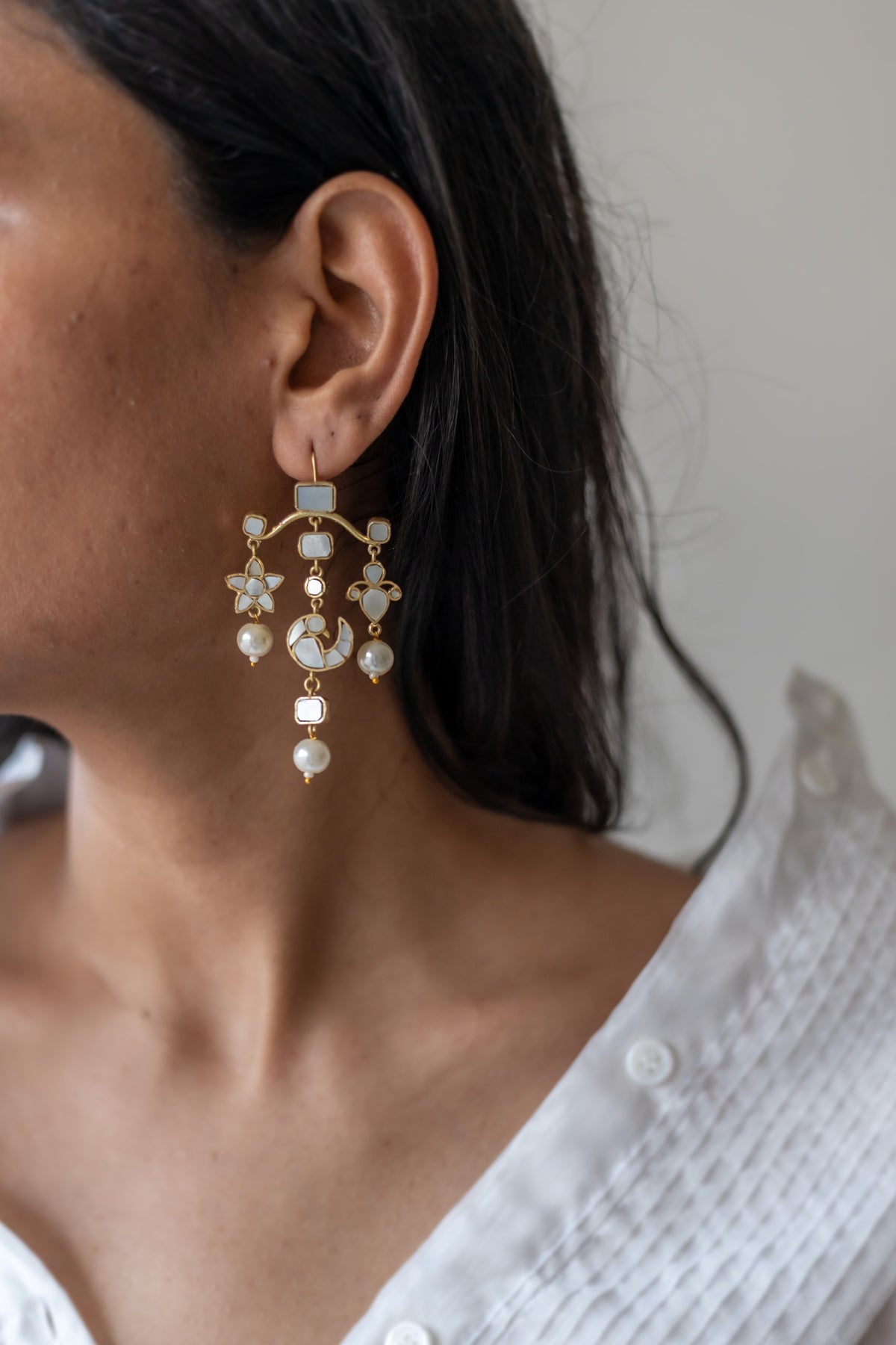 Aakar 2 MOP Earrings