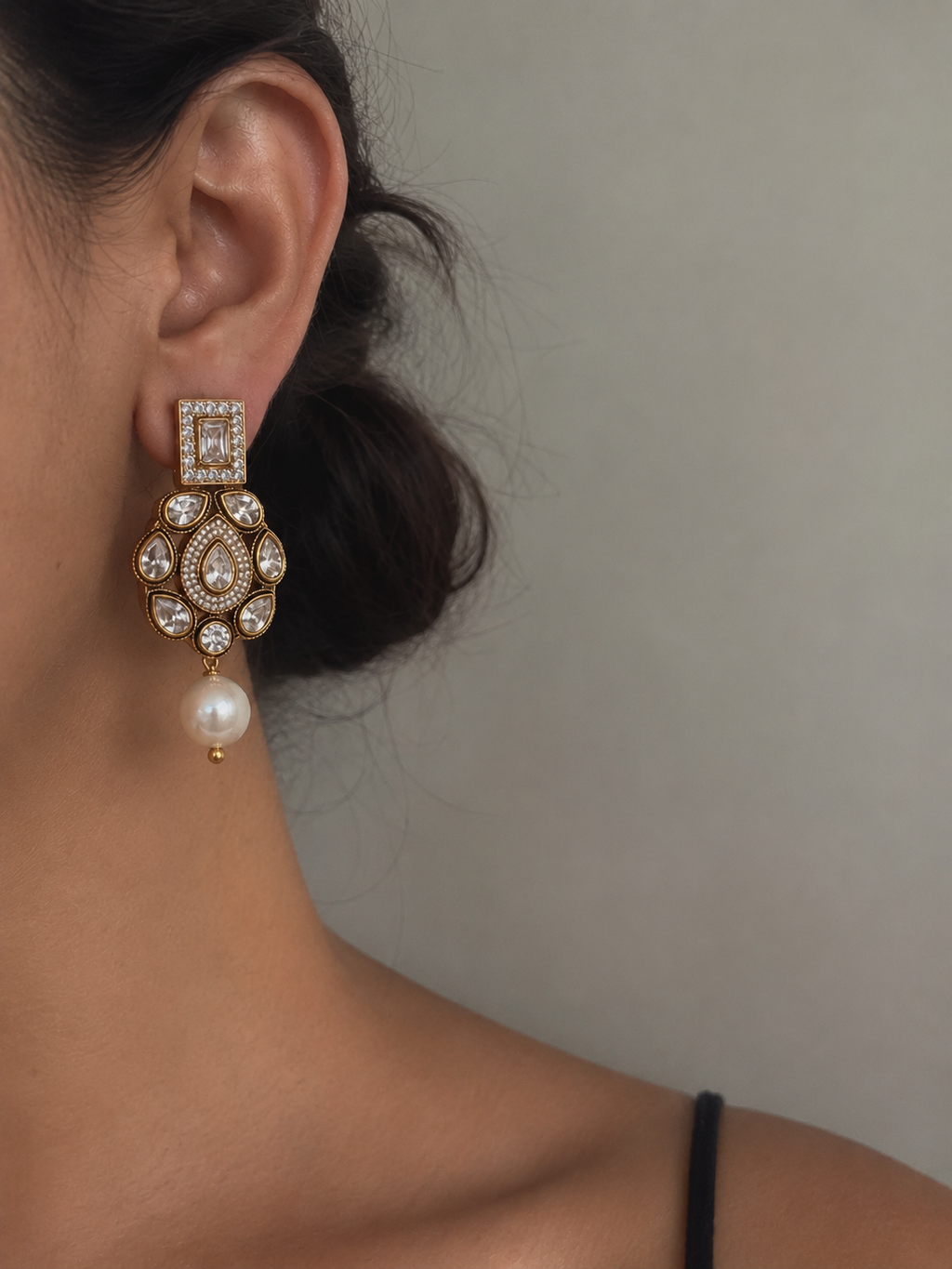 Taarini Kundan Earrings