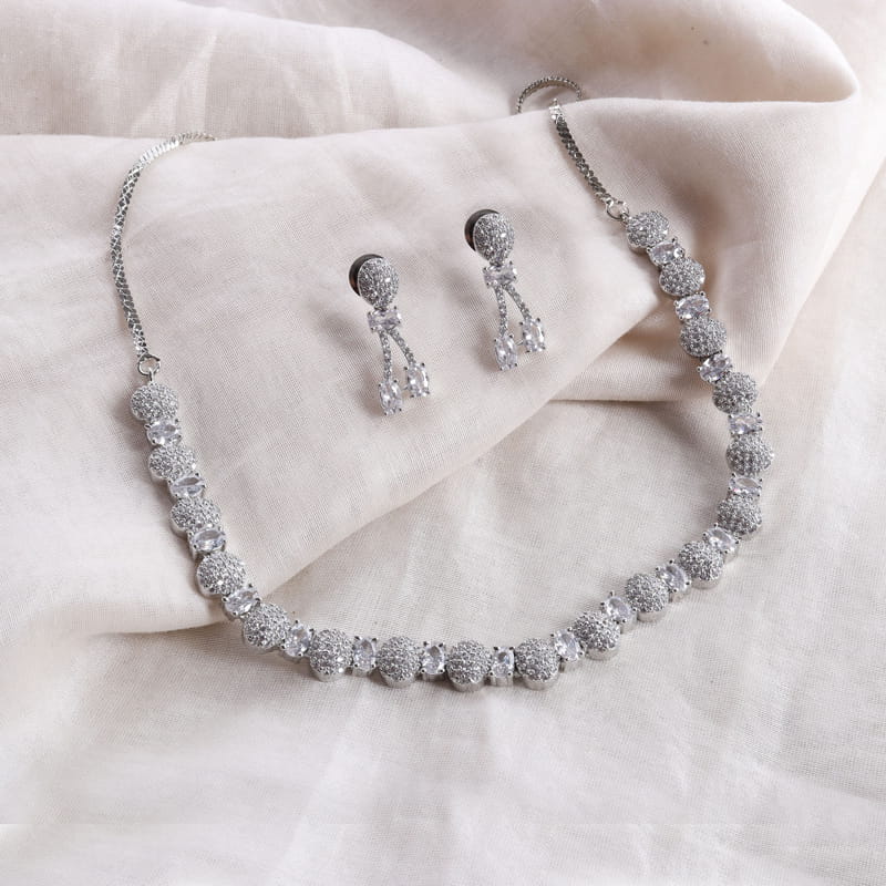 Irisa Necklace Set