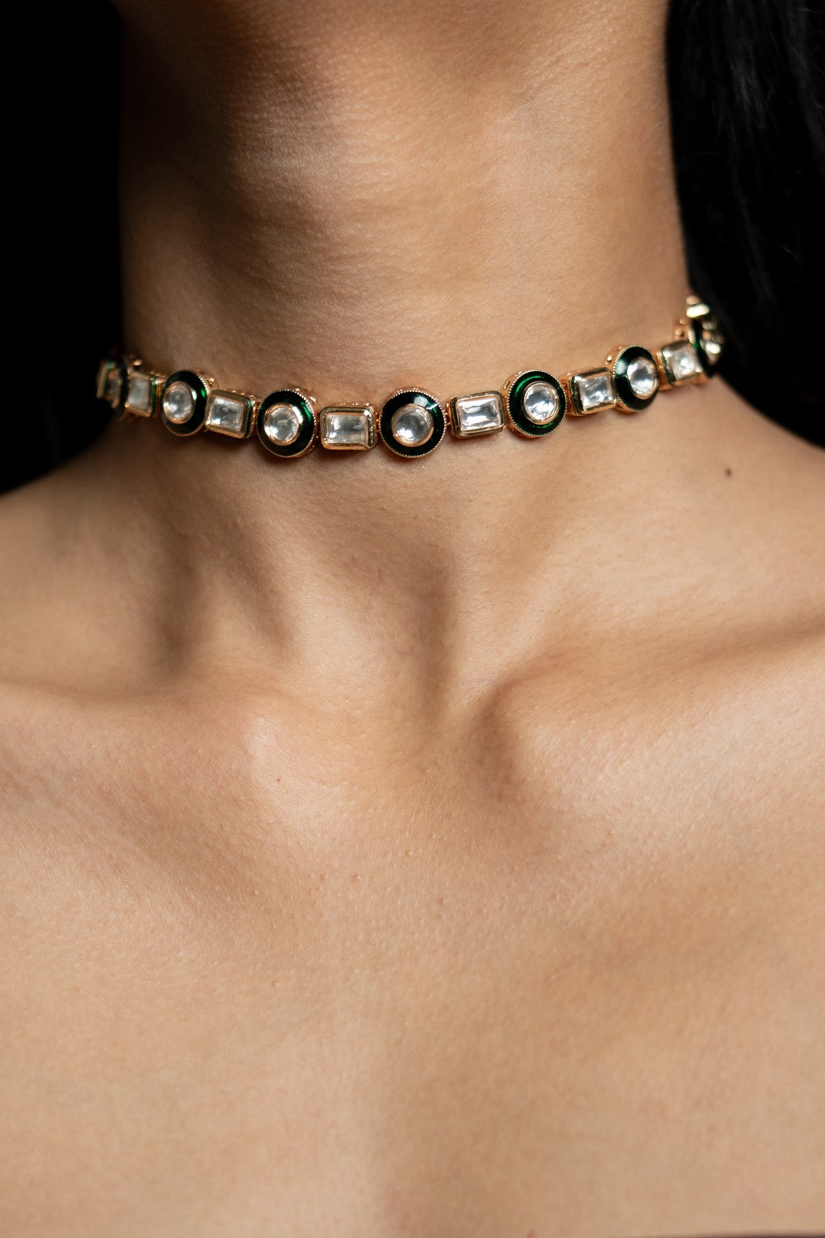 Alaya Single line Kundan necklace