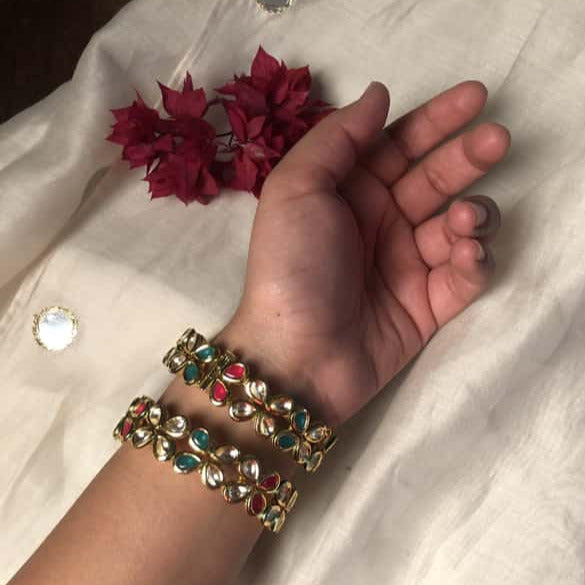 Dheera Kundan Bangles