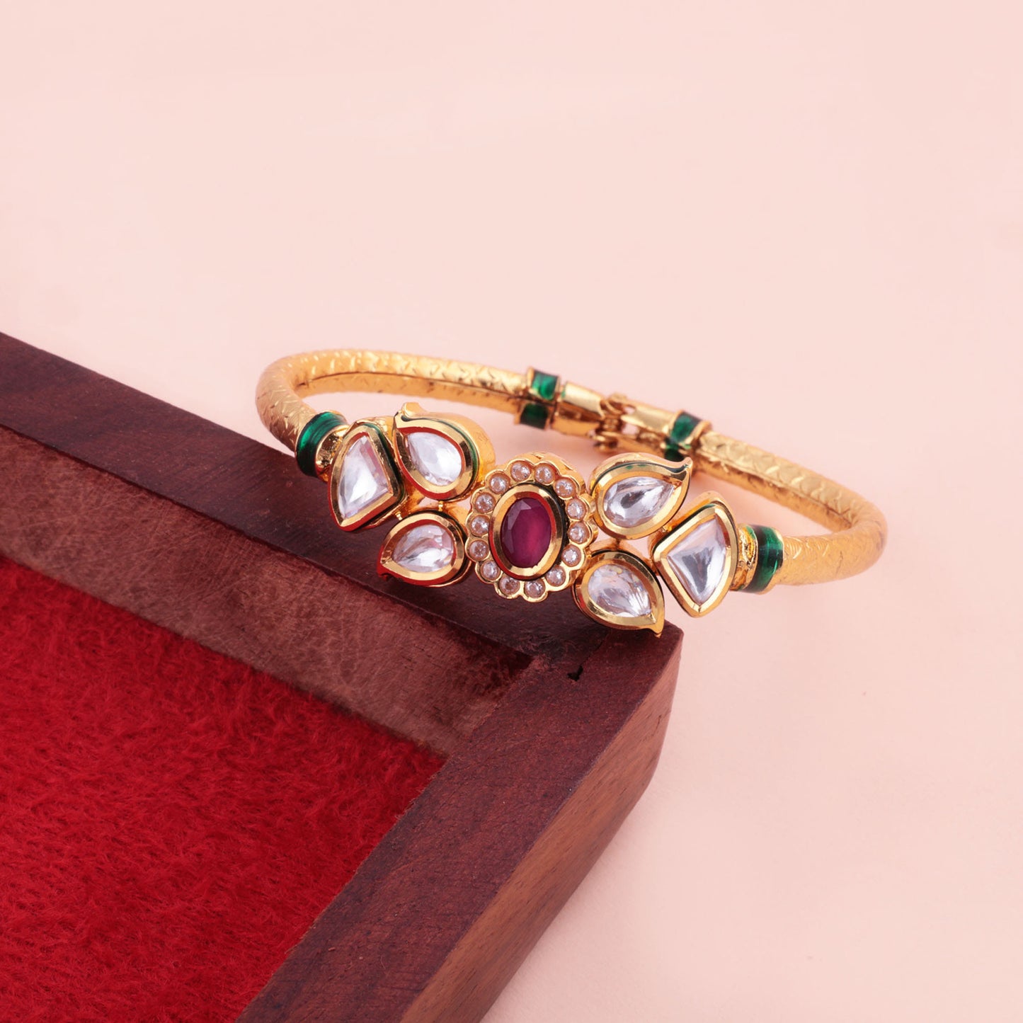 Saanchi Kundan Bracelet