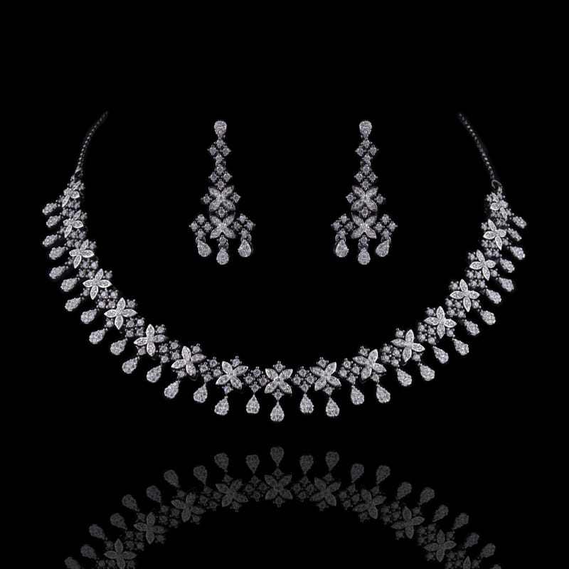 Flora Necklace Set