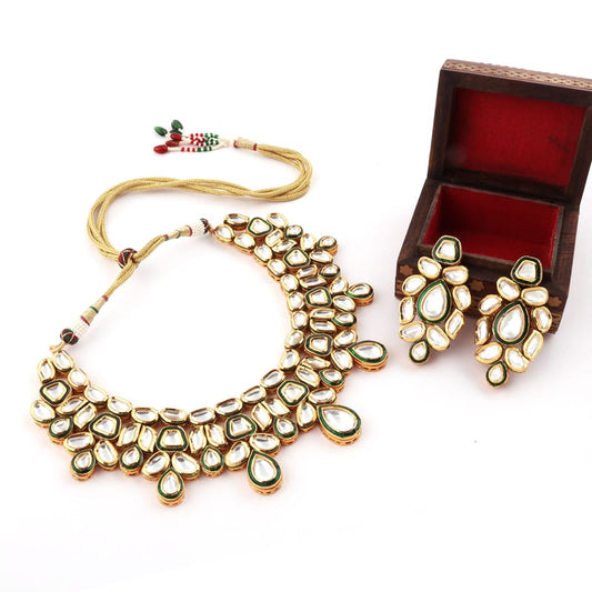 Pranvi Kundan Necklace Set