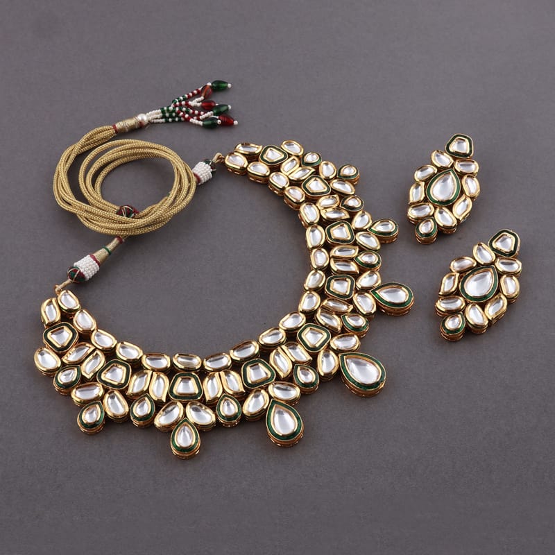 Pranvi Kundan Necklace Set