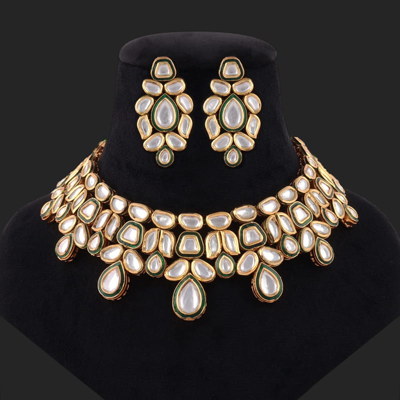 Pranvi Kundan Necklace Set