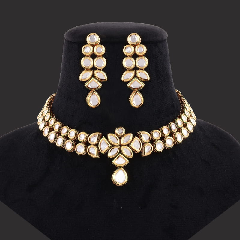 Ashvi Kundan Necklace Set