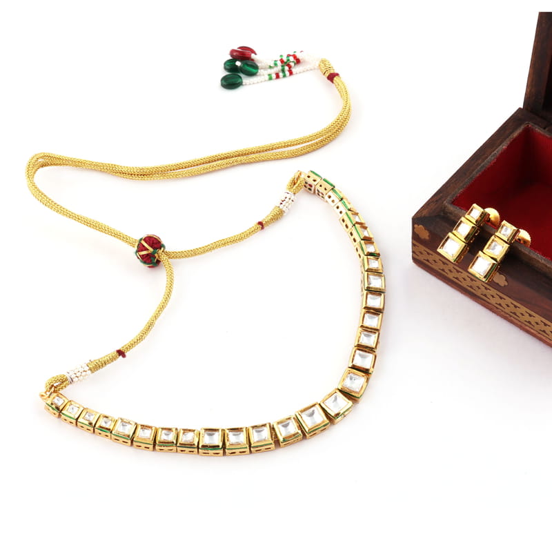 Sriya Kundan Necklace Set