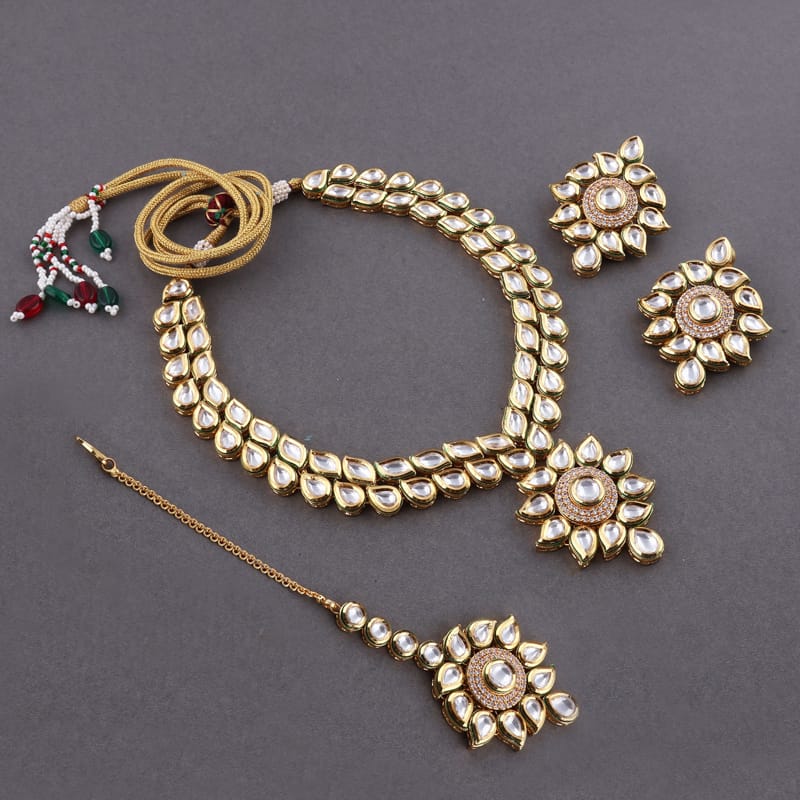 Prachi Kundan Necklace Set