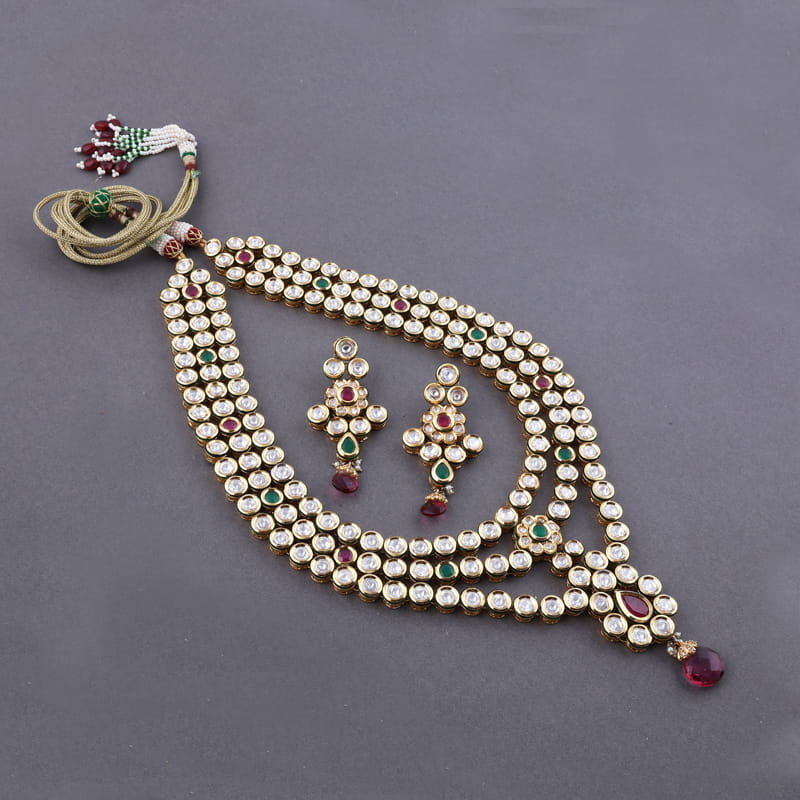 Srinidhi Kundan Necklace Set