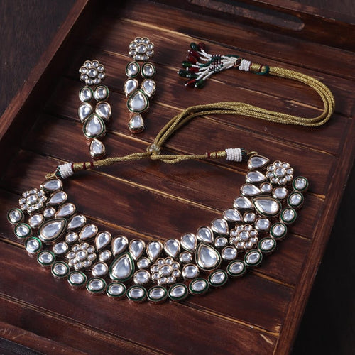 Amrapali Kundan Necklace Set