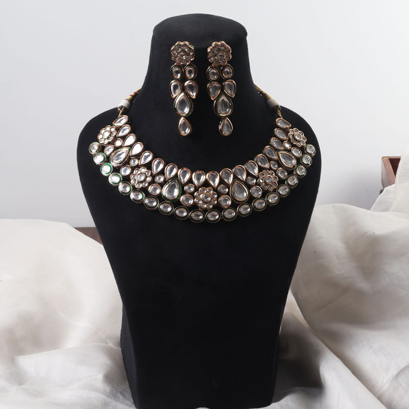 Amrapali Kundan Necklace Set