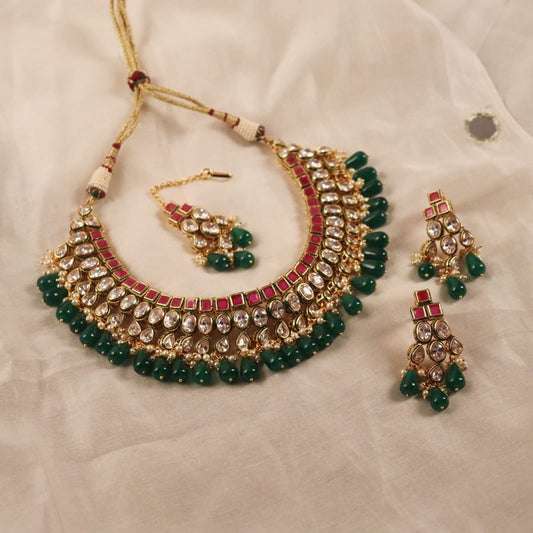 Gaurangi Kundan Necklace Set