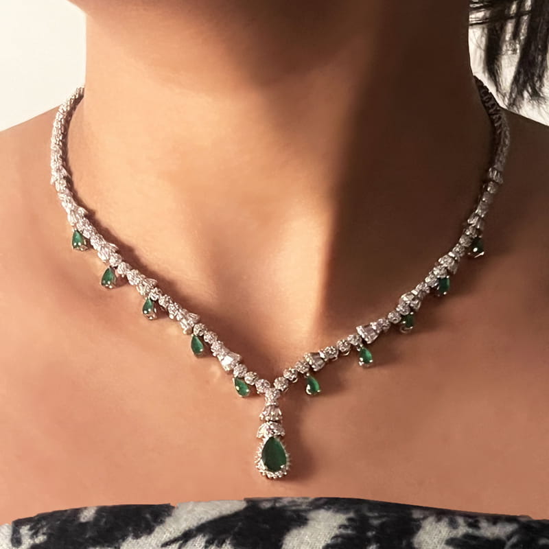 Sanaa Emerald necklace