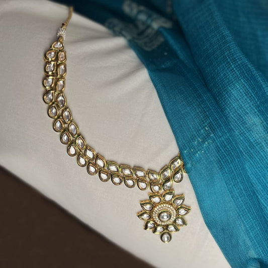 Prachi Kundan Necklace Set